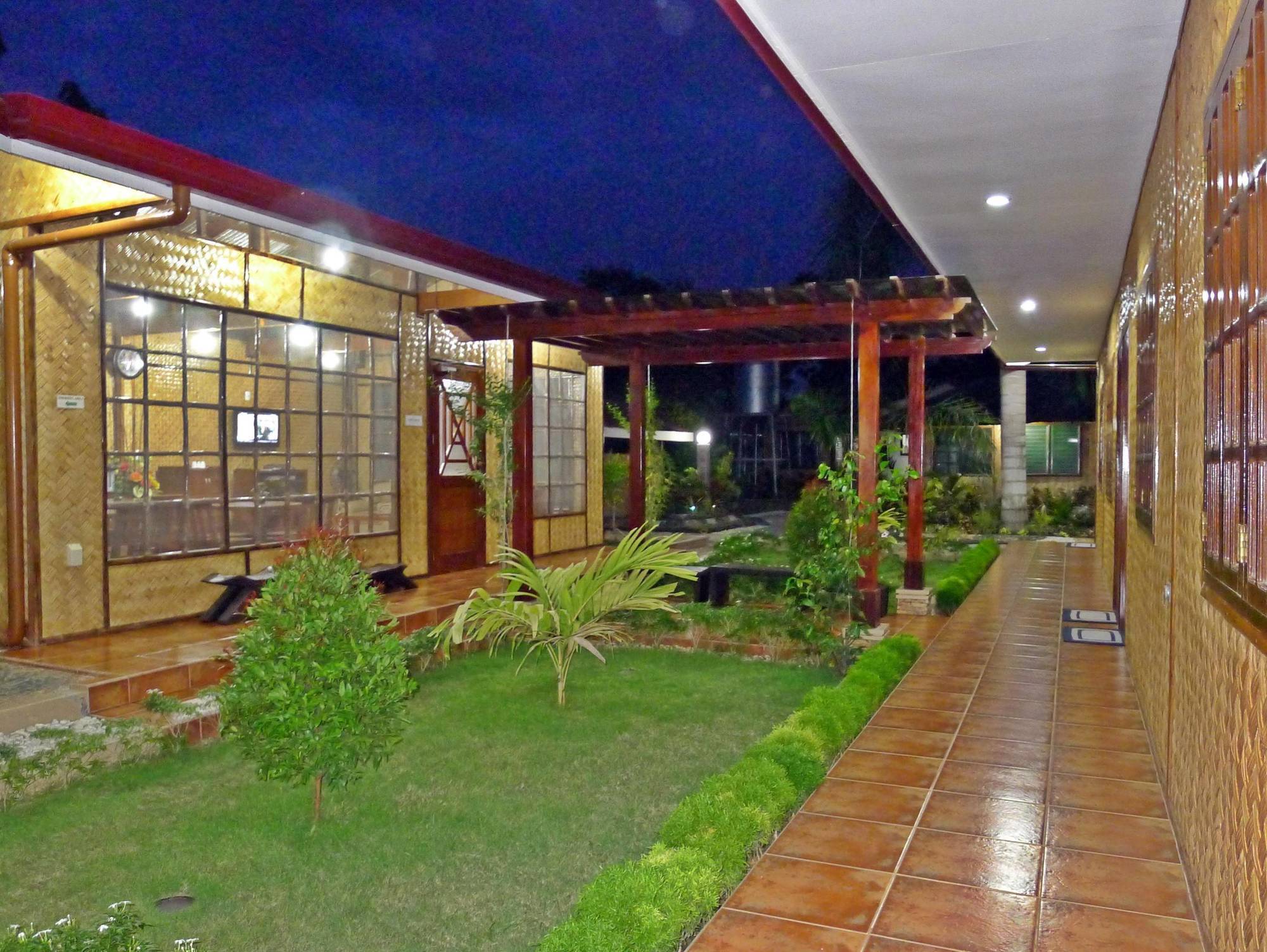 Susan'S Place Bed And Breakfast Puerto Princesa Екстер'єр фото